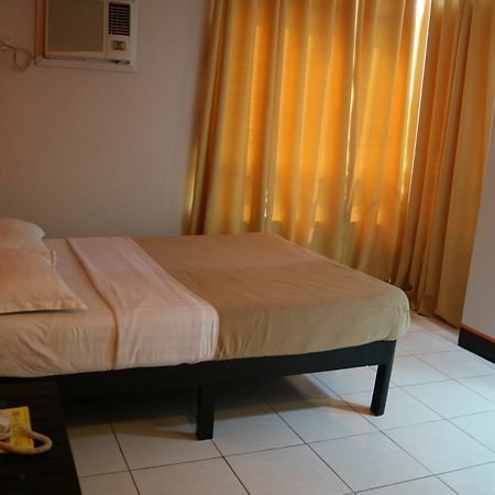 Negrense Suites Bacolod Luaran gambar