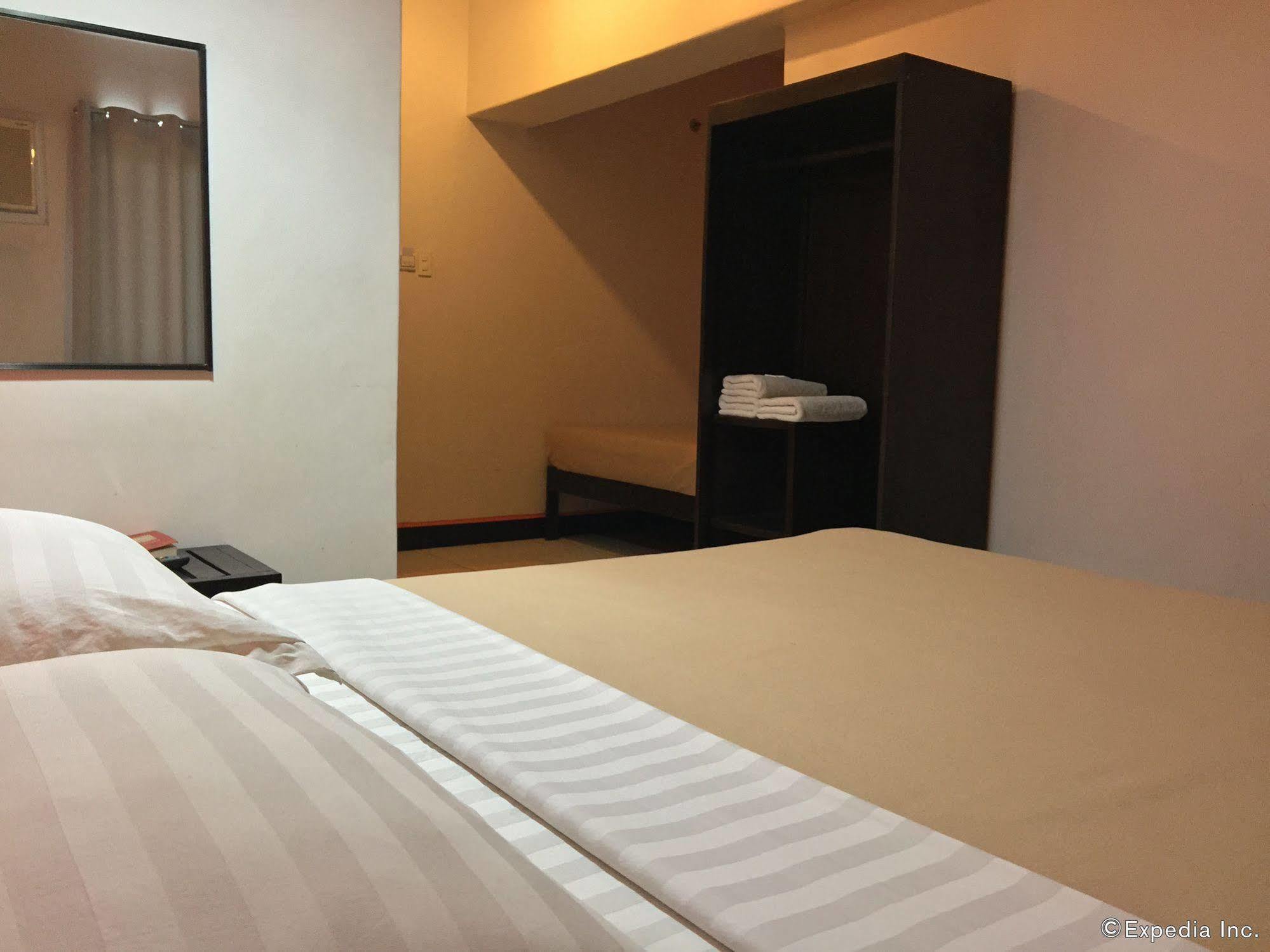 Negrense Suites Bacolod Luaran gambar